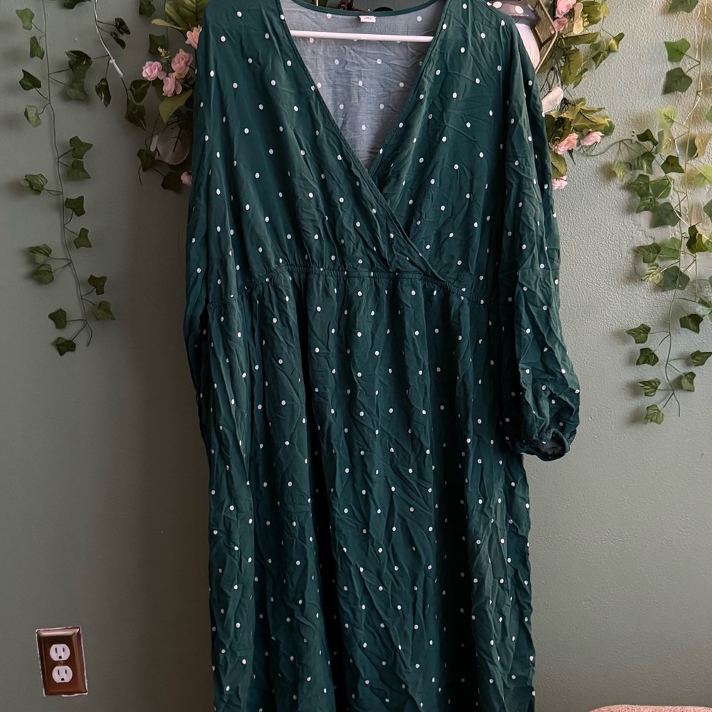 Old Navy Green Long Sleeve V-Neck Sundress